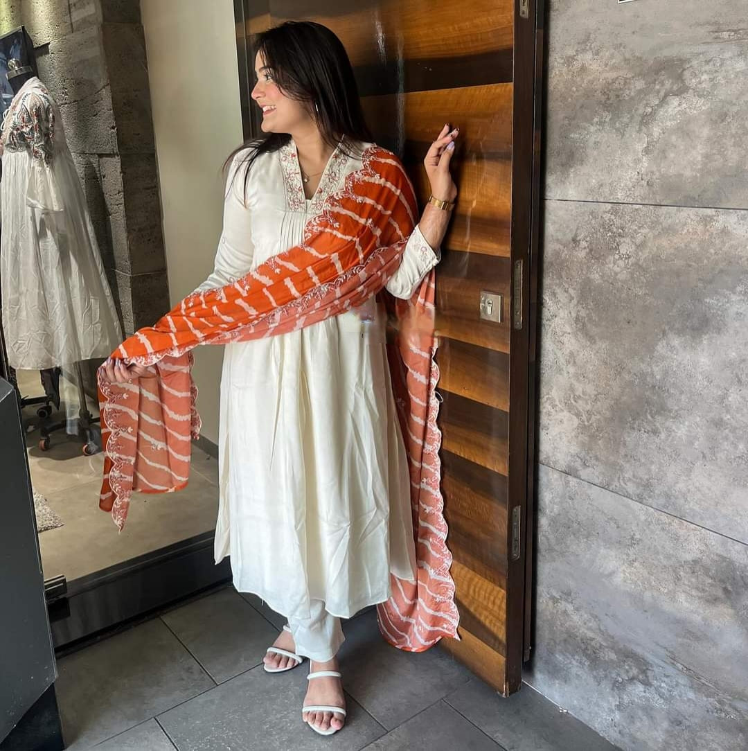 OFF White Viscose Chanderi Kurta Set With Dupatta