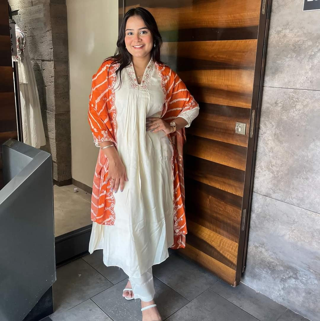 OFF White Viscose Chanderi Kurta Set With Dupatta