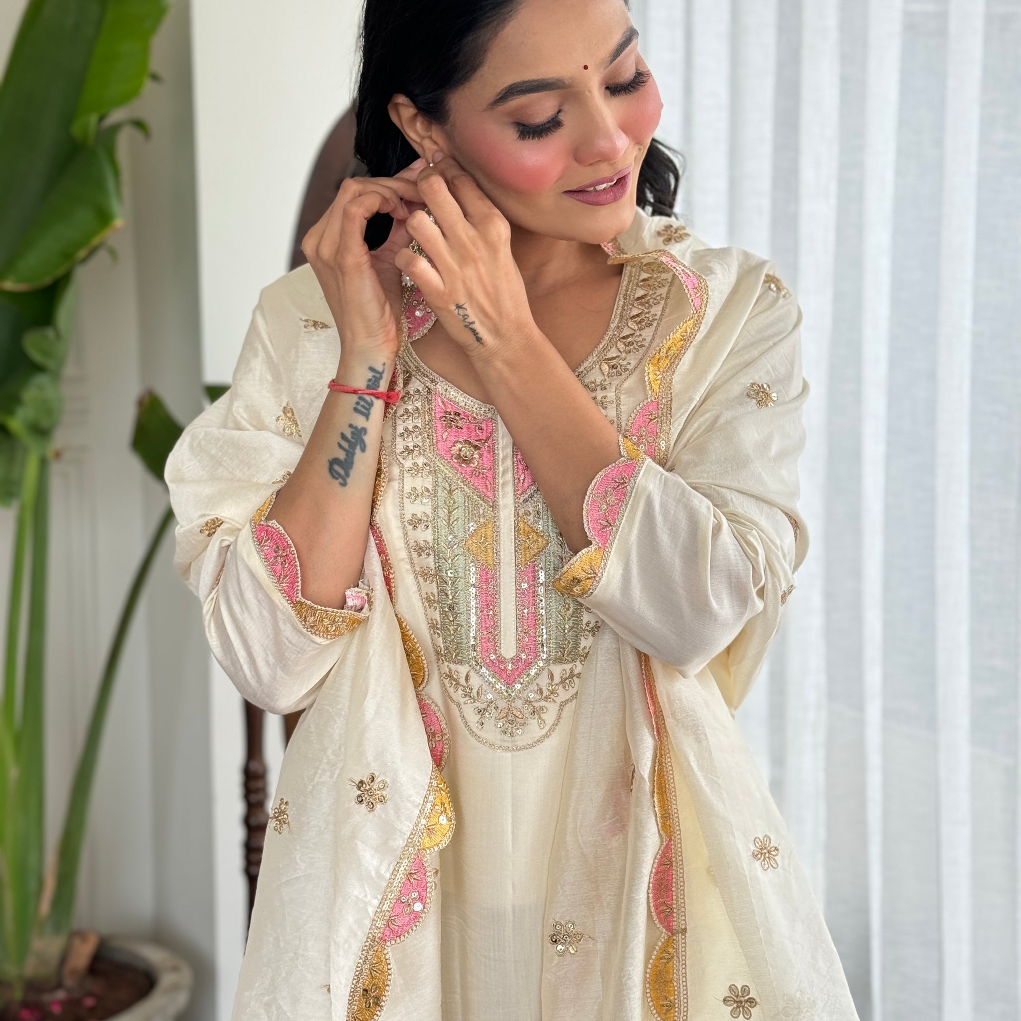 Women Embroidered PURE Vicose Chanderi kurta set