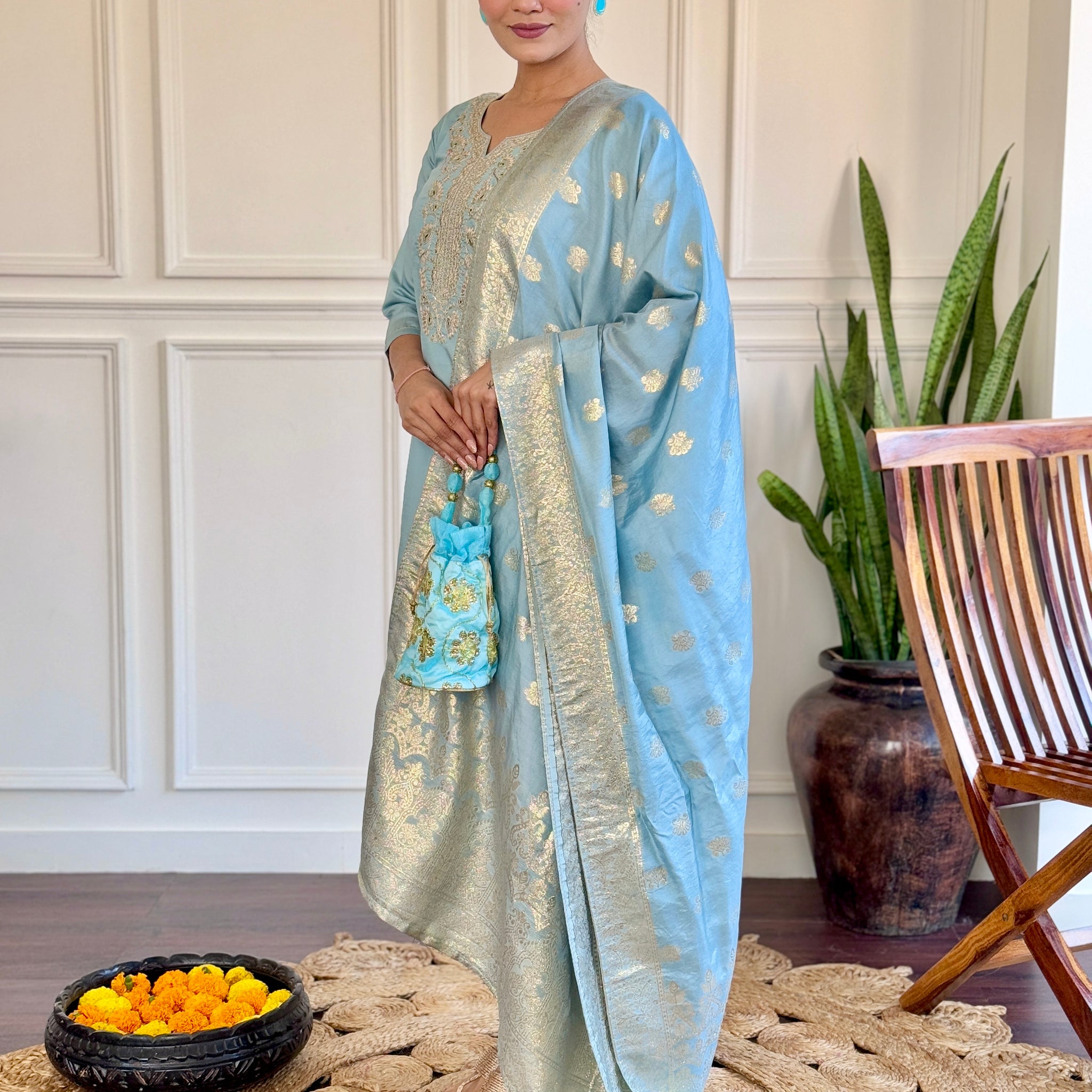 WOMEN Embrodairy Stright Kurta Set