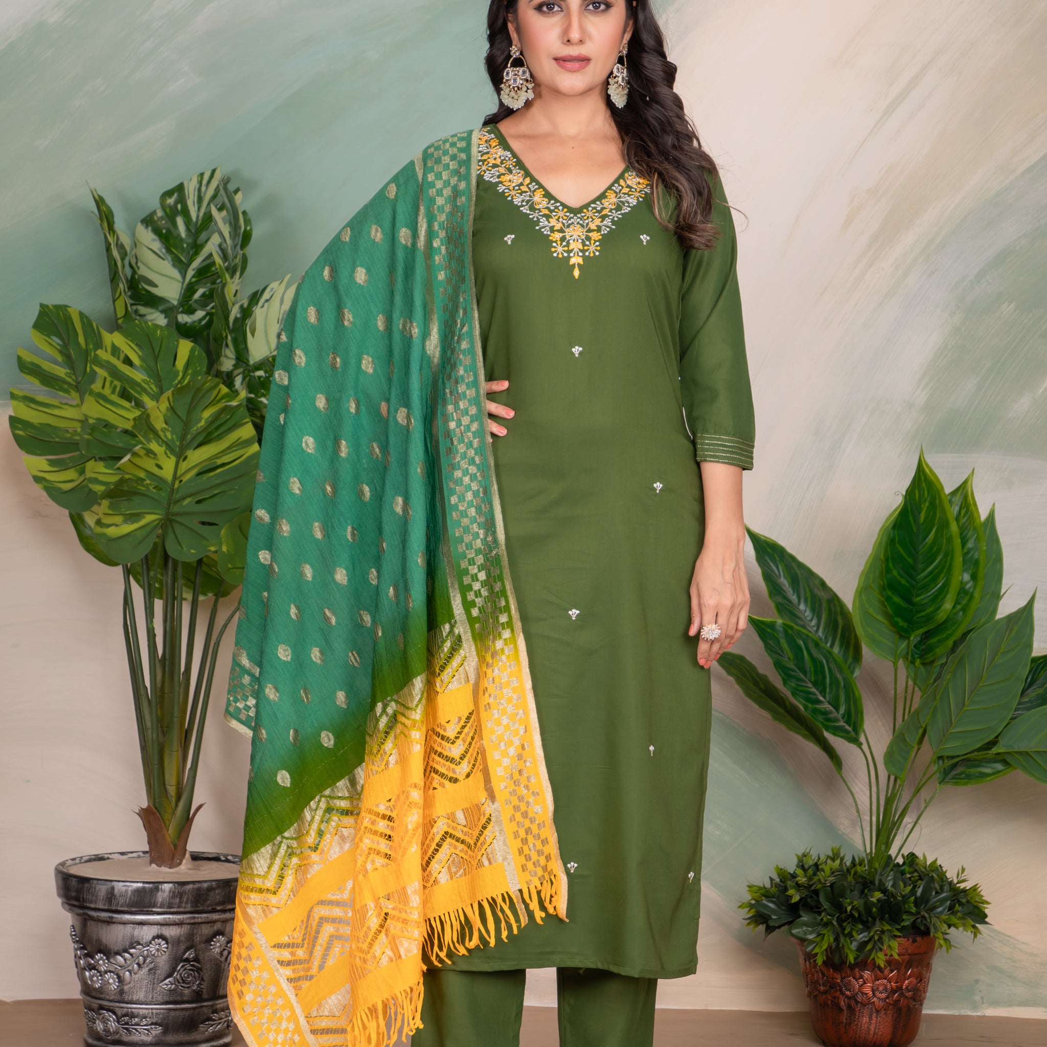 Roman Silk Kurta Set With Russel Dupatta