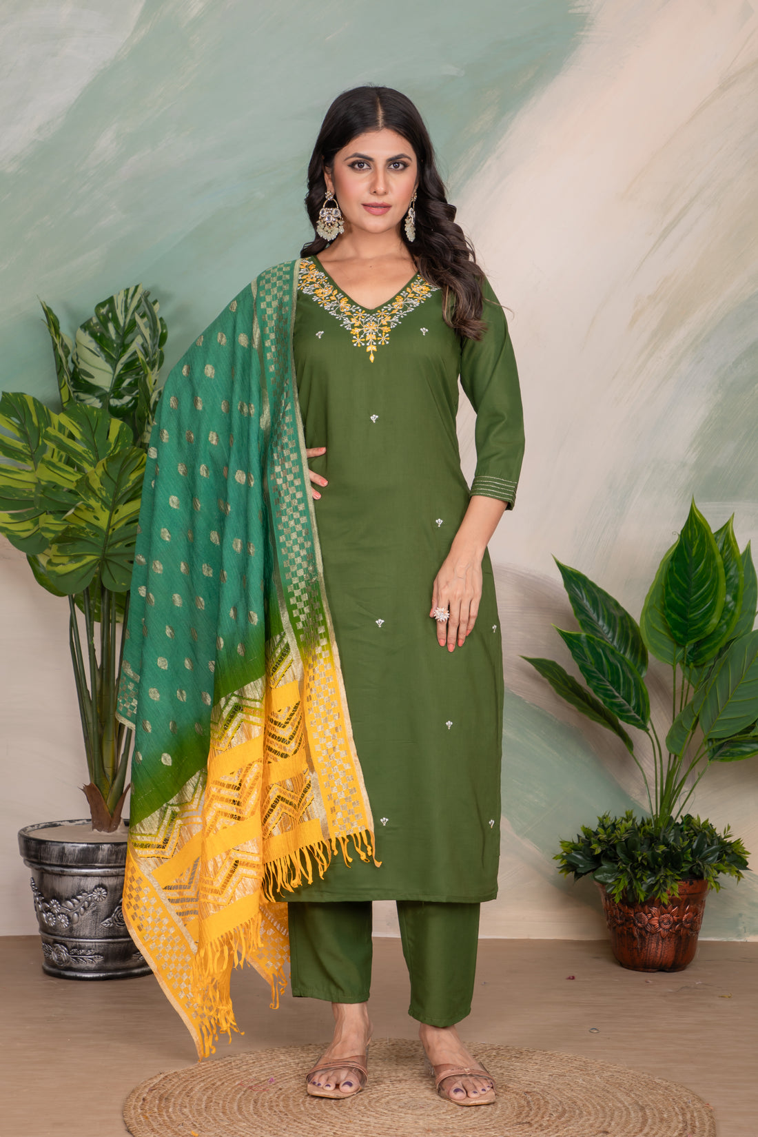 Roman Silk Kurta Set With Russel Dupatta