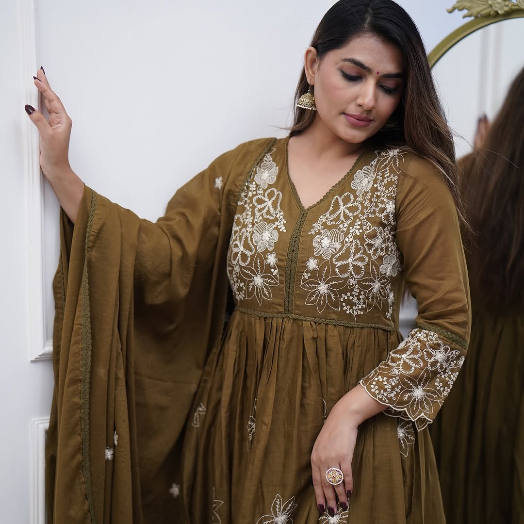 Lightweight Printed Kurta Set With Graceful Dupatta