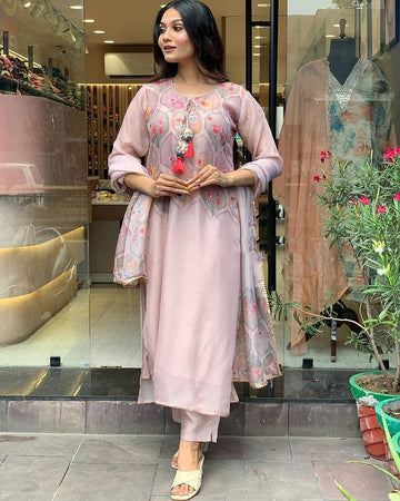 WOMEN  PRINTED EMBRODAIRY VISCOSE MUSLIN KURTA SET