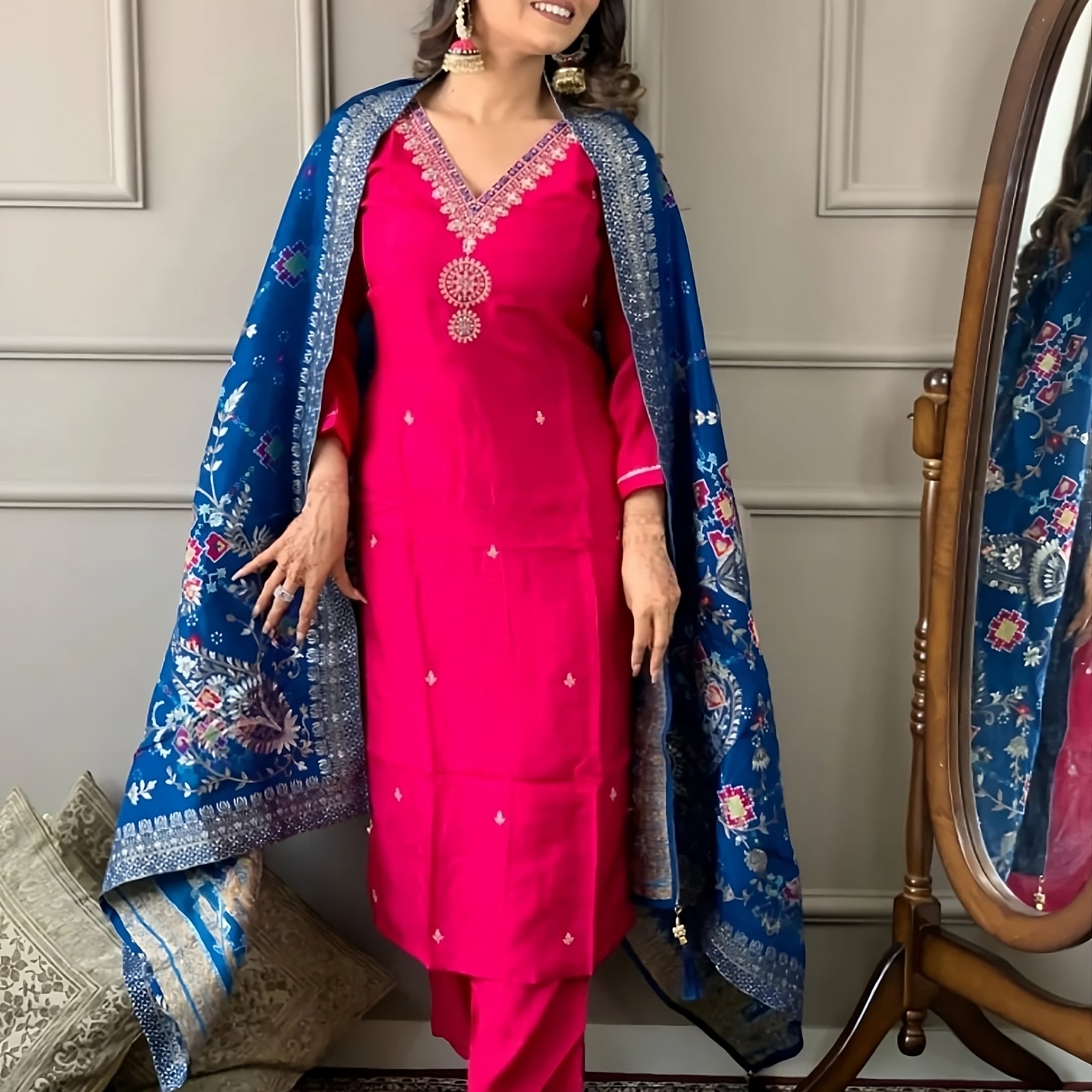 WOMEN Embrodairy Stright Kurta Set